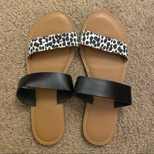 Old Navy White Leopard Print Sandal